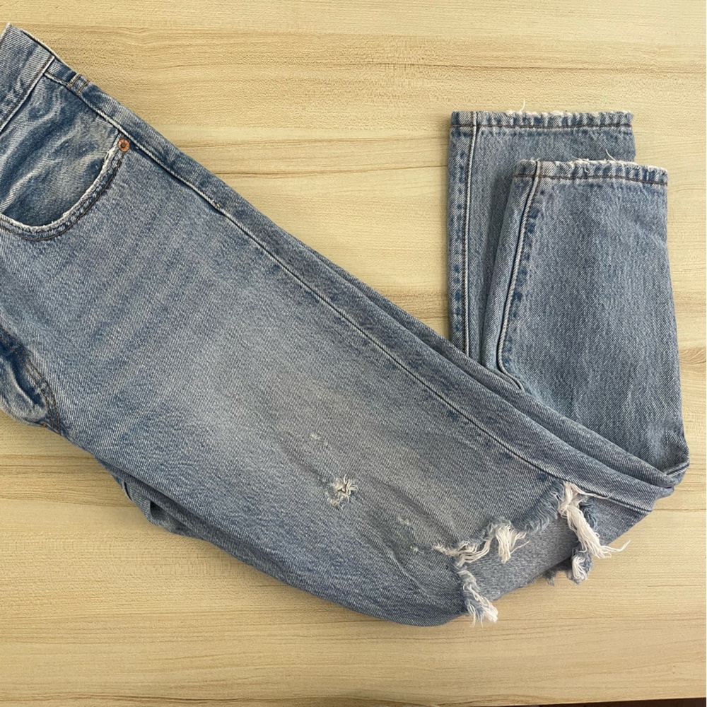 Light Washed 501s Levi’s Button Fly Distressed De… - image 7